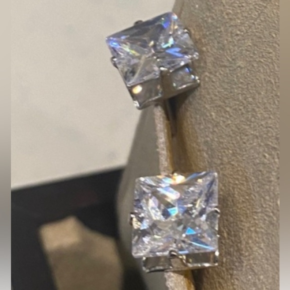 Elegant Silver Square Spakling CZ Stud Earrings - Picture 5 of 5